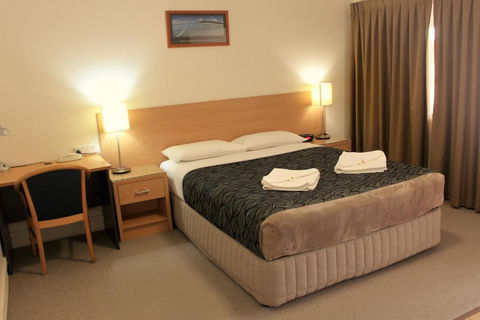 Rockhampton Palms Motor Inn - Holiday Byron Bay 1