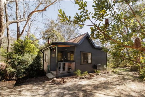 Romantic Tricklebeck Spa Cottage - Holiday Byron Bay 0