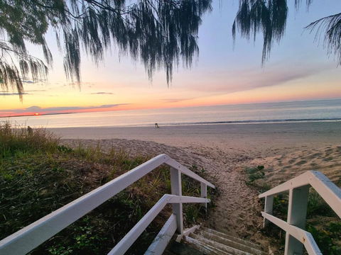 Rosalynda- Luxury Beachfront 3 BR Townhouse - Holiday Byron Bay 0
