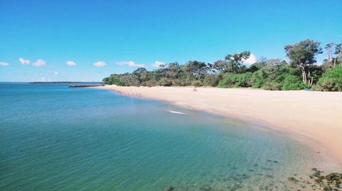 Rosalynda- Luxury Beachfront 3 BR Townhouse - Holiday Byron Bay 2