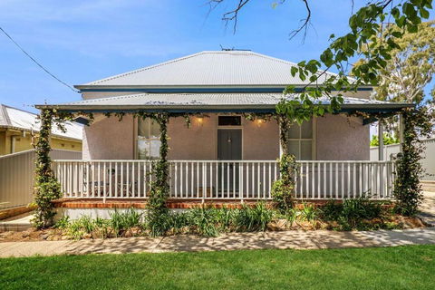 RoseBerne Cottage - Holiday Byron Bay 0