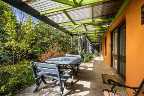 Roses On The River - An Absolute River Frontage Cottage - Holiday Byron Bay 2