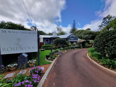 Rosewood Guesthouse - Holiday Byron Bay 0