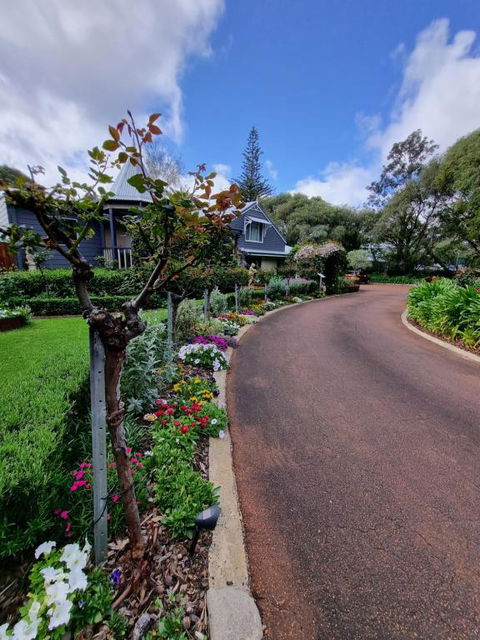 Rosewood Guesthouse - Holiday Byron Bay 1