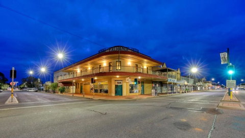 Royal Exchange Hotel - Holiday Byron Bay 0