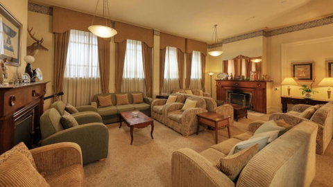 Royal Exchange Hotel - Holiday Byron Bay 3
