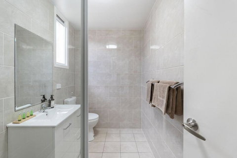 Royal Motel Tenterfield - Holiday Byron Bay 2