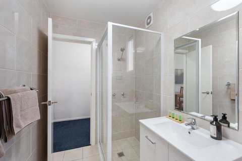 Royal Motel Tenterfield - Holiday Byron Bay 3