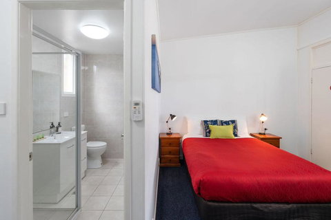 Royal Motel Tenterfield - Holiday Byron Bay 0