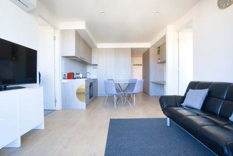 Rundle Retreat - 2BR Apartment With Stunning Views - Holiday Byron Bay 3