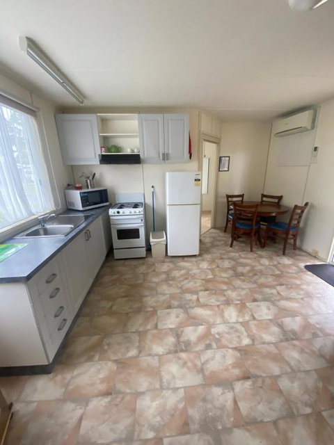 Sale Caravan Park - Holiday Byron Bay 0