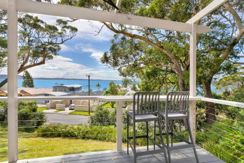 Sally Beach House With Ocean Views - Holiday Byron Bay 0