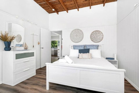 Sally Beach House With Ocean Views - Holiday Byron Bay 2