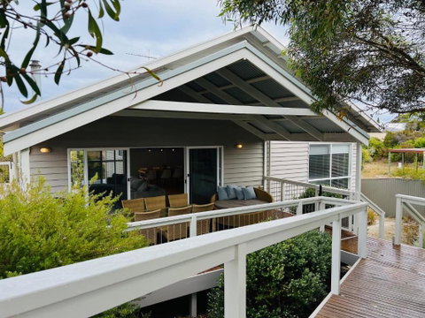 Salt Life - Pet Friendly Outside WIFI - Holiday Byron Bay 0