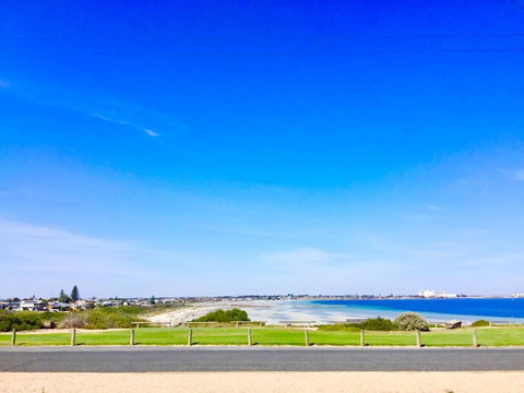 SALT @ North Beach WALLAROO (absolute Beachfront) - Holiday Byron Bay 0