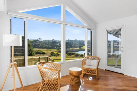 SALTWATER HOUSE - Opposite The Beach And Views Over The Lake! - Holiday Byron Bay 2