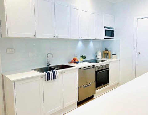 SALTY SNOOZE - Your Coastal Holiday House - Holiday Byron Bay 2