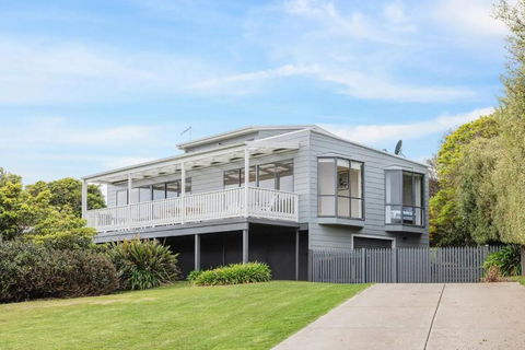 San Remo Panorama By Ready Set Stay - BYO LINEN & TOWELS - Holiday Byron Bay 2