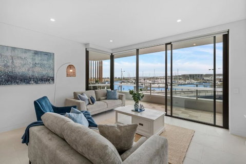 Sailview Escape - A Tranquil Marina Hideaway - Holiday Byron Bay 0