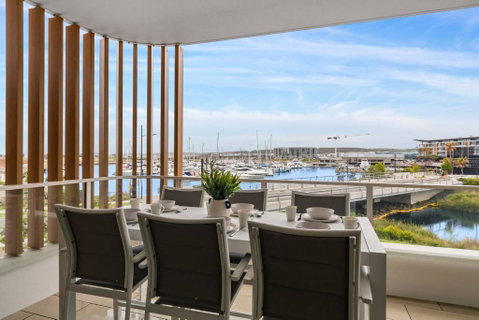 Sailview Escape - A Tranquil Marina Hideaway - Holiday Byron Bay 3
