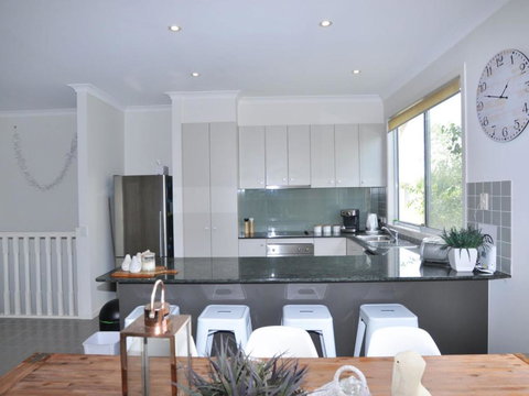 Sandpiper 3 - Close To Town And Beach - Holiday Byron Bay 2