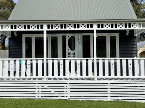 Sandpiper - Charming Beach Villa - Holiday Byron Bay 0