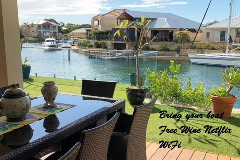 Sandpiper Island Tranquil Waterfront Views & Jetty - Holiday Byron Bay 0