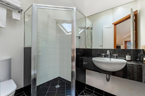 Sandstone Suites - In The Heart Of Port Fairy - Holiday Byron Bay 3