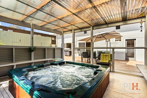 Sandy Bay Getaway W Spa 4 Bdr - Holiday Byron Bay 1