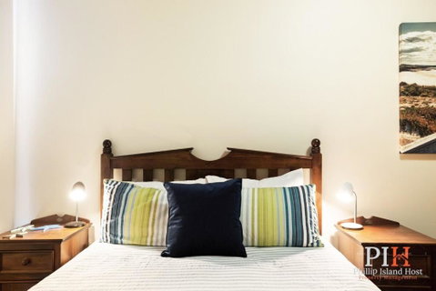 Sandy Bay Getaway W Spa 4 Bdr - Holiday Byron Bay 2