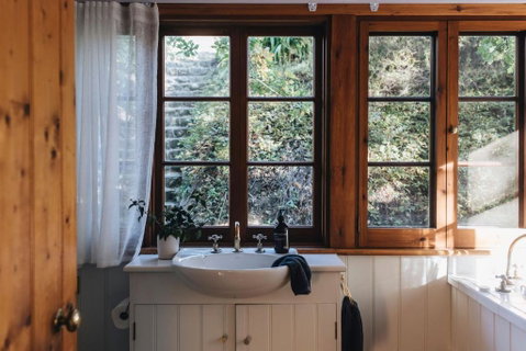 Secluded Stone Cottage Perfect For Couples Escape - Waterfalls - Holiday Byron Bay 3