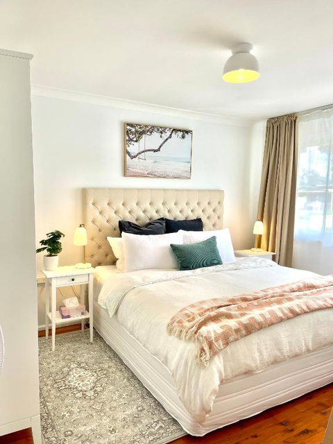 Sunshine Retreat Modern 3BR Haven - Holiday Byron Bay 0