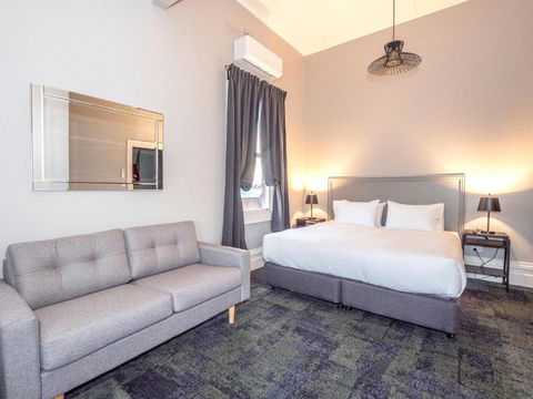 Telegraph Hotel Numurkah - Holiday Byron Bay 0
