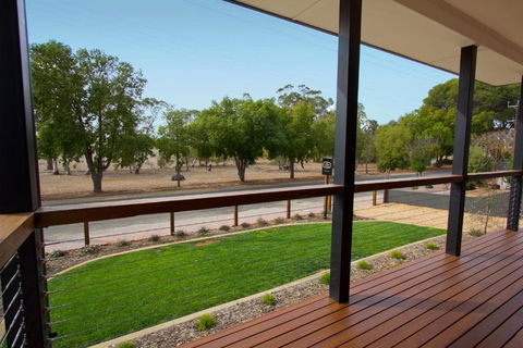 The Clyde Barossa Valley - Holiday Byron Bay 2