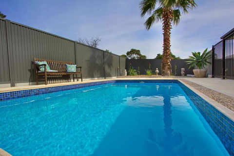 The Clyde Barossa Valley - Holiday Byron Bay 1