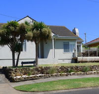 BEACHPOINT COTTAGE