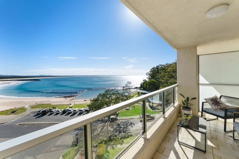 Beachpoint Unit 503, 28 North Street, Forster - Holiday Byron Bay 1