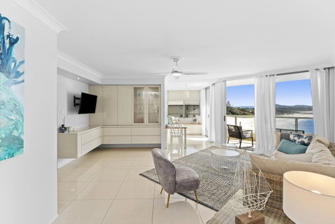 Beachpoint Unit 503, 28 North Street, Forster - Holiday Byron Bay 3