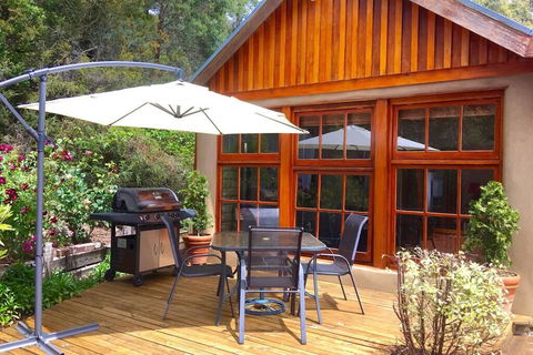 BEAUTIFUL RETREAT - 20 Mins To CBD And Only 10 Mins To MONA! - Holiday Byron Bay 1
