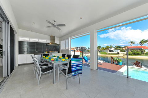 Belle Of Broadbeach - Holiday Byron Bay 2