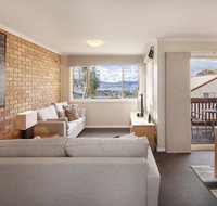 Beloka 9 - Overlooking Lake Jindabyne - Holiday Byron Bay