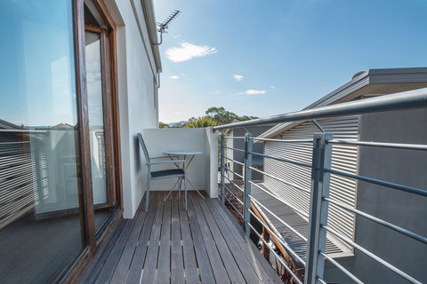 Beloka Close - Modern, Spacious, And Pet Friendly Accommodation - Holiday Byron Bay 3