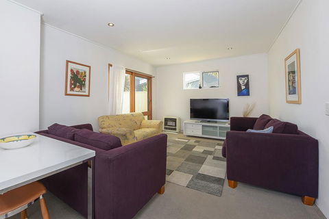 Beloka Close - Modern, Spacious, And Pet Friendly Accommodation - Holiday Byron Bay 2