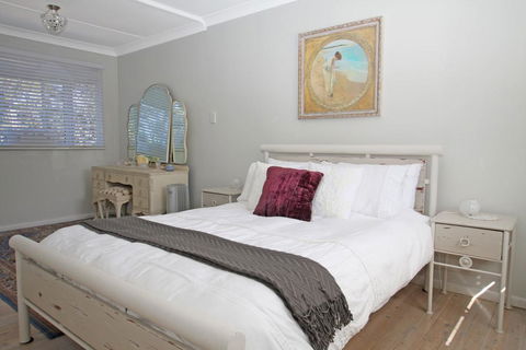 Berrara's Home Away From Home - Holiday Byron Bay 1