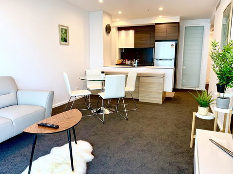 Best Located Brand New Apartment In Canberra CBD - Holiday Byron Bay 0