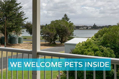 Big Stylish House With River Views, Games Room & WiFI - Holiday Byron Bay 0