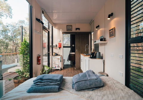 Big Tiny Paz Seven Hills Tiny House, Tallarook - Holiday Byron Bay 1