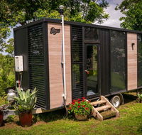 Big Tiny Paz Seven Hills Tiny House Tallarook - Holiday Byron Bay