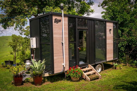 Big Tiny Paz Seven Hills Tiny House, Tallarook - Holiday Byron Bay 0