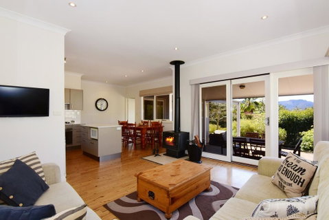 Bimbadeen - Comfortable Country Styled House! - Holiday Byron Bay 1